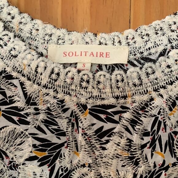 ***** 5 for $25 NWOT Solitaire Beautifully Embroidered Top - Picture 5 of 5
